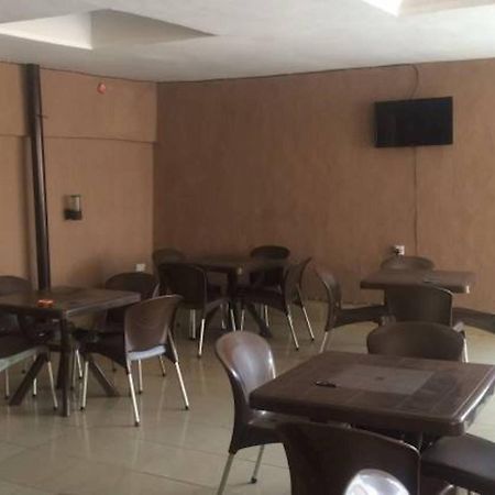 Wonder King Hotel Lagos Buitenkant foto