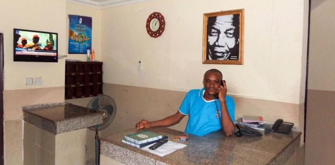 Wonder King Hotel Lagos Buitenkant foto