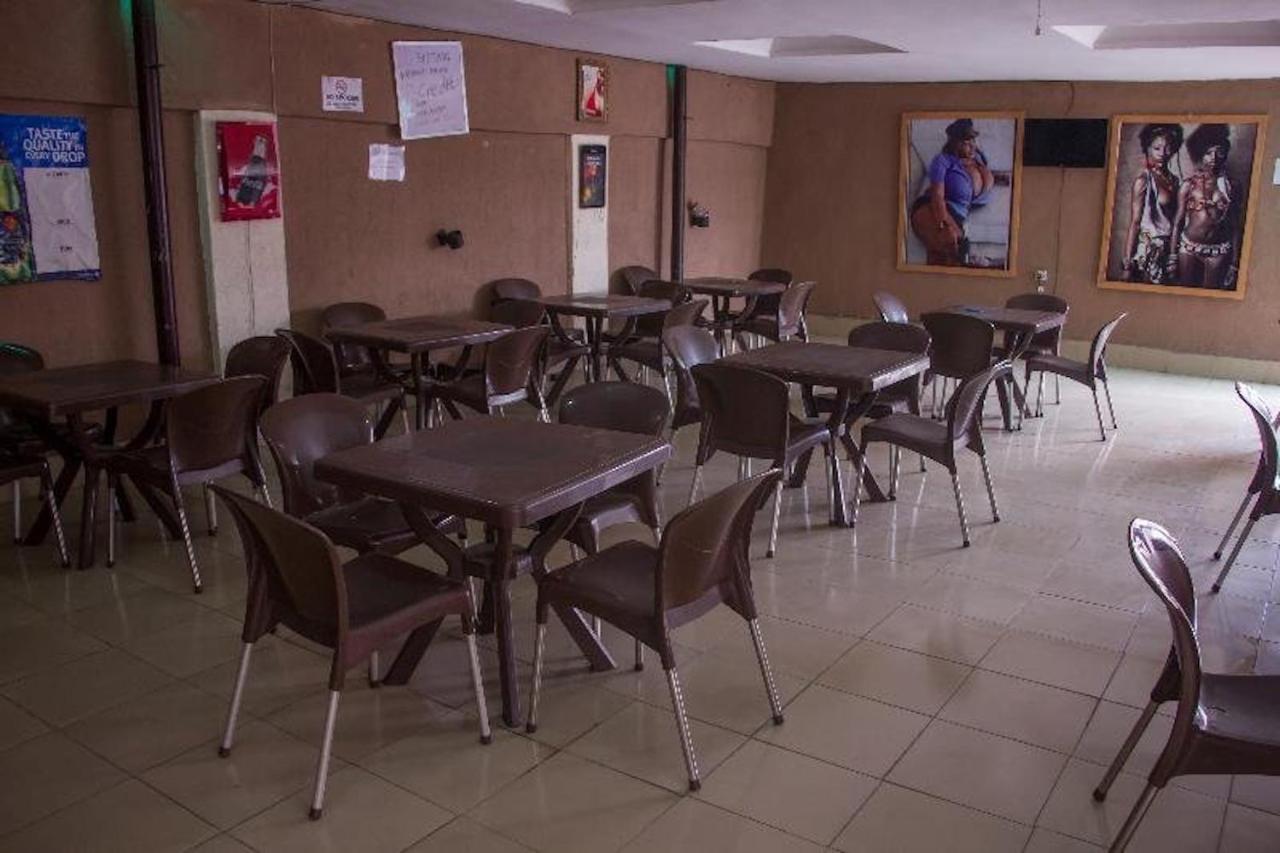 Wonder King Hotel Lagos Buitenkant foto
